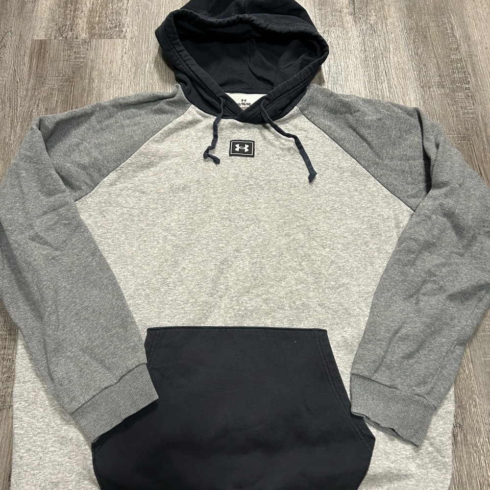Under Armour Men's Two-Tone Gray and Black Hoodie